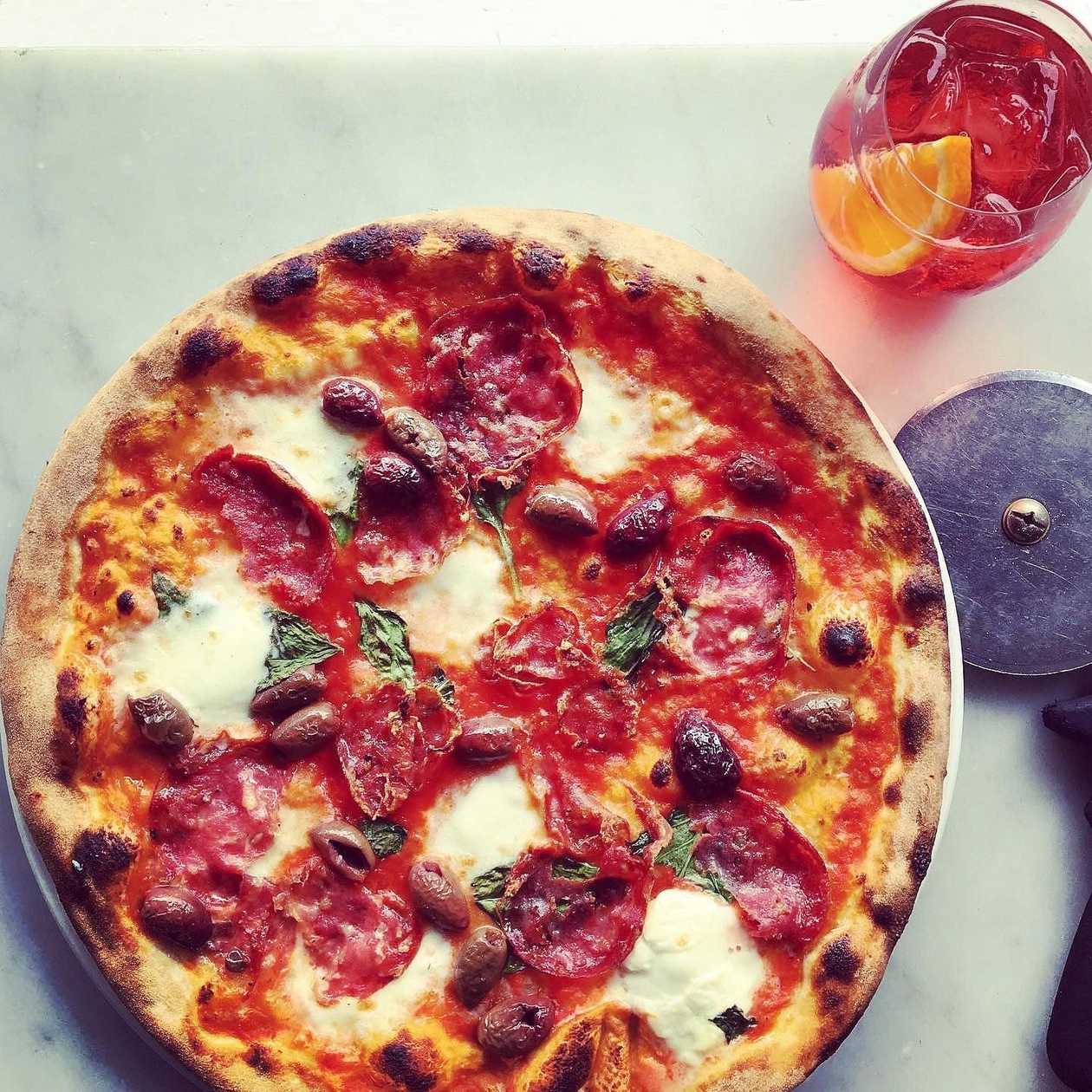 Salami Pizza