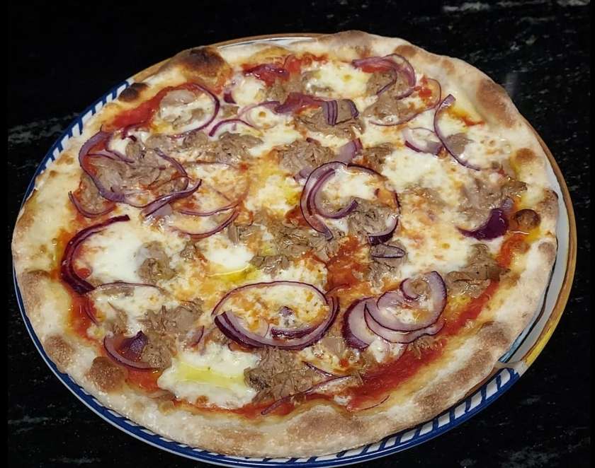 Pizza tonno e cipolla