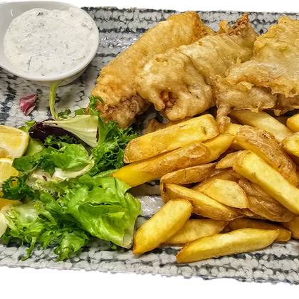 Fish & Chips in Aluat de Bere cu Sos Tartar