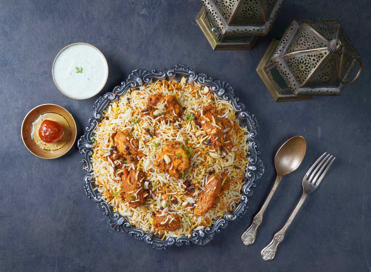 BRIYANI CHICKEN-/400g- ryža s kuracím mäsom ,indicke korenie ,raita(8)