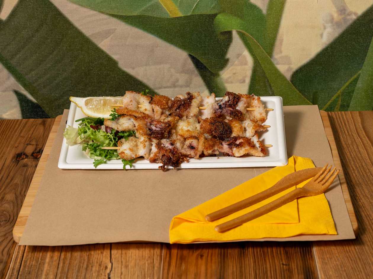 Spiedini Di Calamari Alla Griglia (Crispy Grilled Squid Skewers)