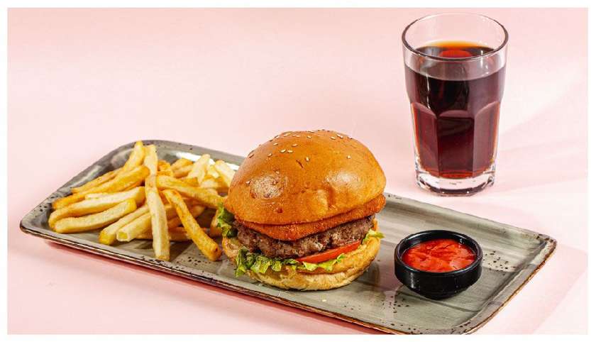 Burger ət Mozzarella Çubuğu, Kartof və Sərin içki
