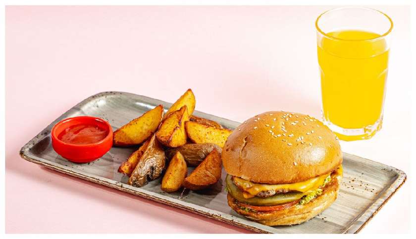 Burger ət Barbekü, Kartof və Sərin içki