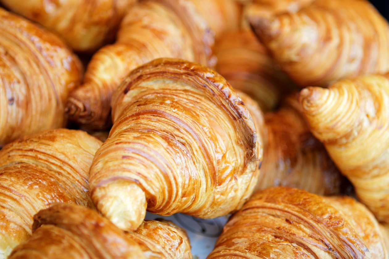 Croissant com Manteiga