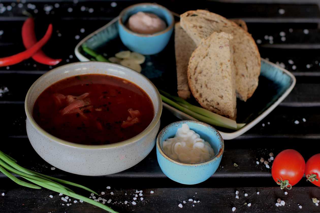 Борщ на копчених ребрах