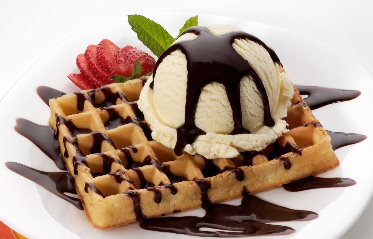 Waffle with Nutella and Fruit
