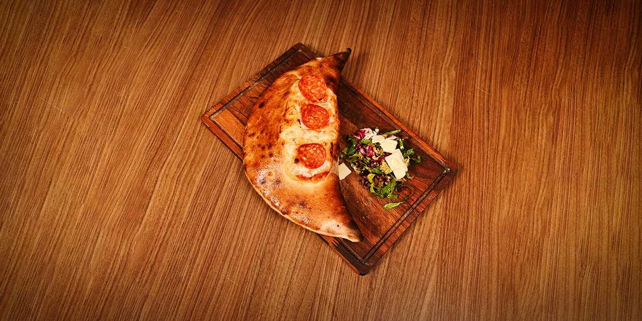 Calzone — Specialita Della Casa