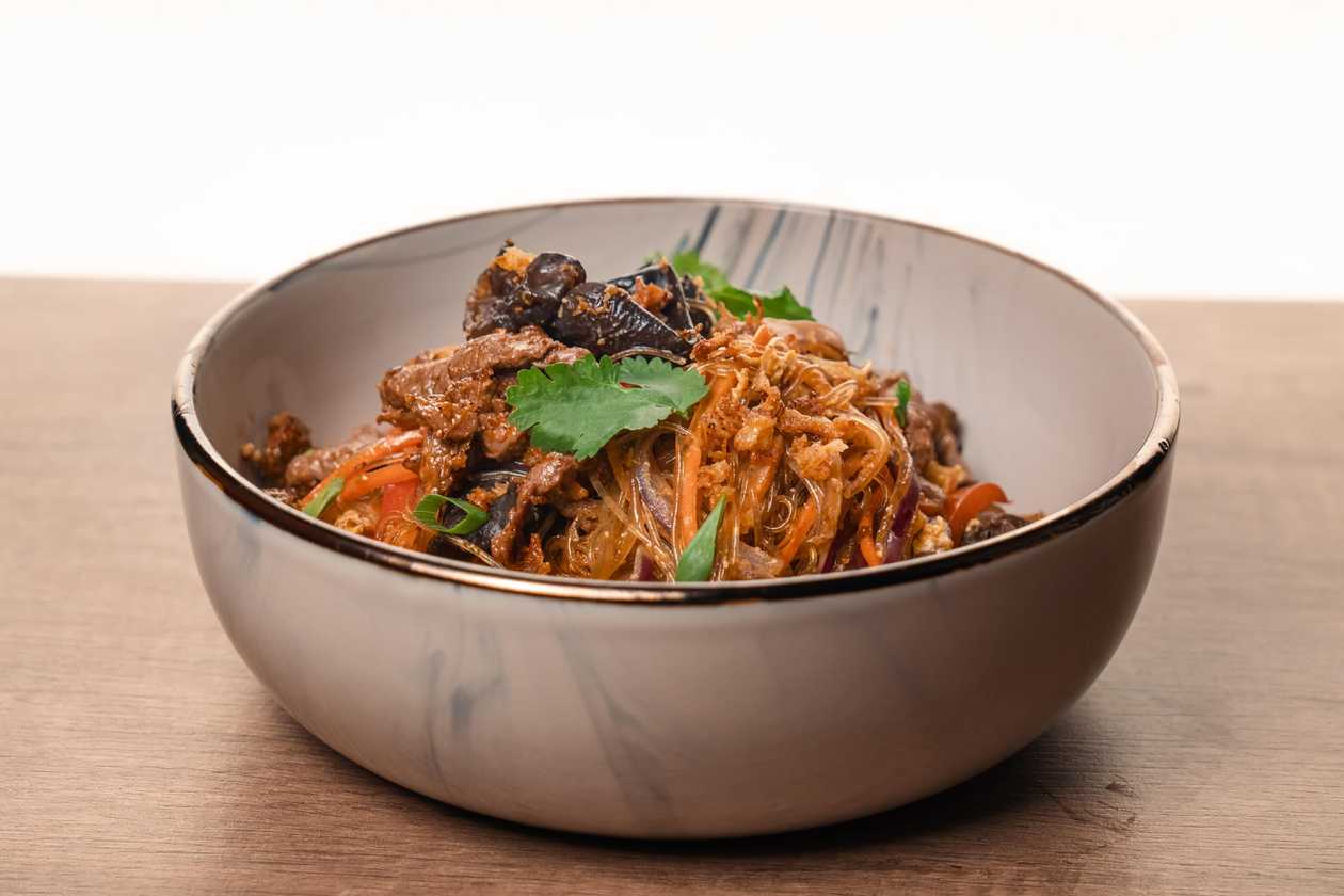 Glass Noodles with Beef in Singapore Sauce