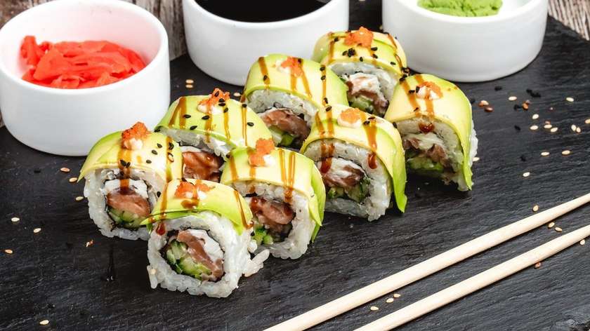 Avokado Filadelfiya Roll