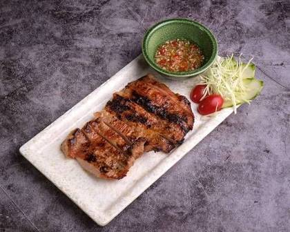 011. Thai Style Grilled Pork Neck