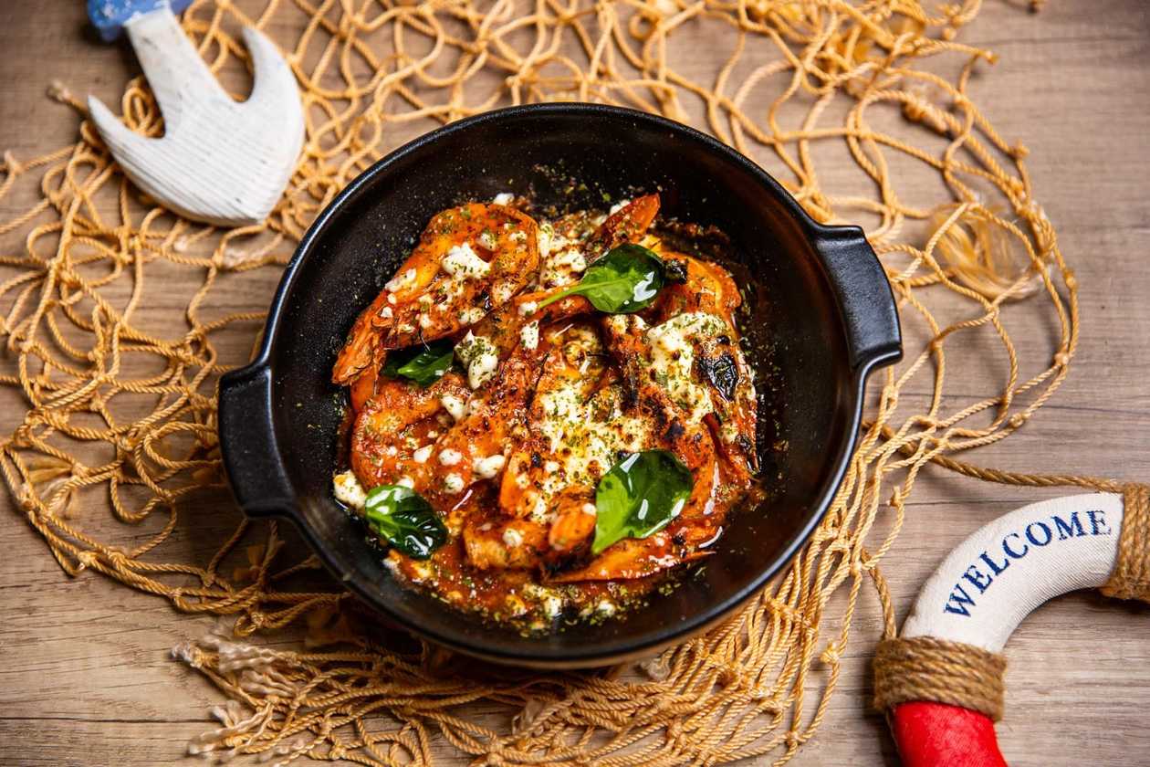 Creveti Saganaki