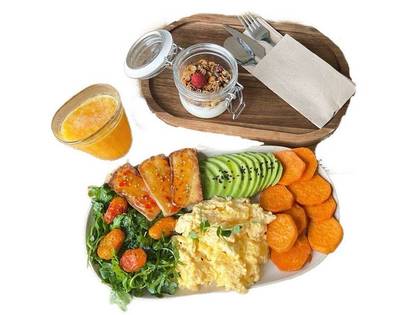 Smoky tofu & Avocado Brunch