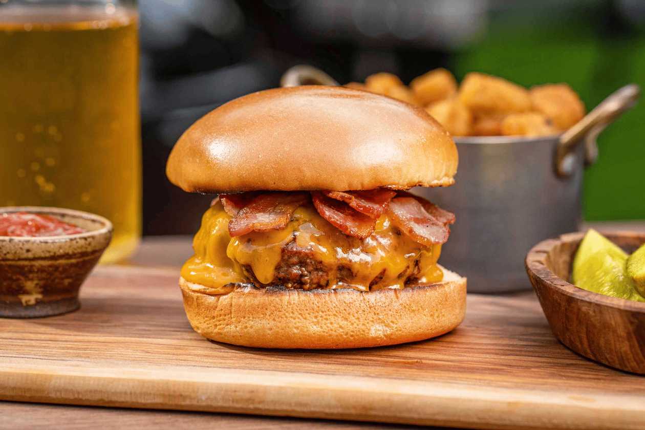 🎁 2-for-1 American Caramelized Burger