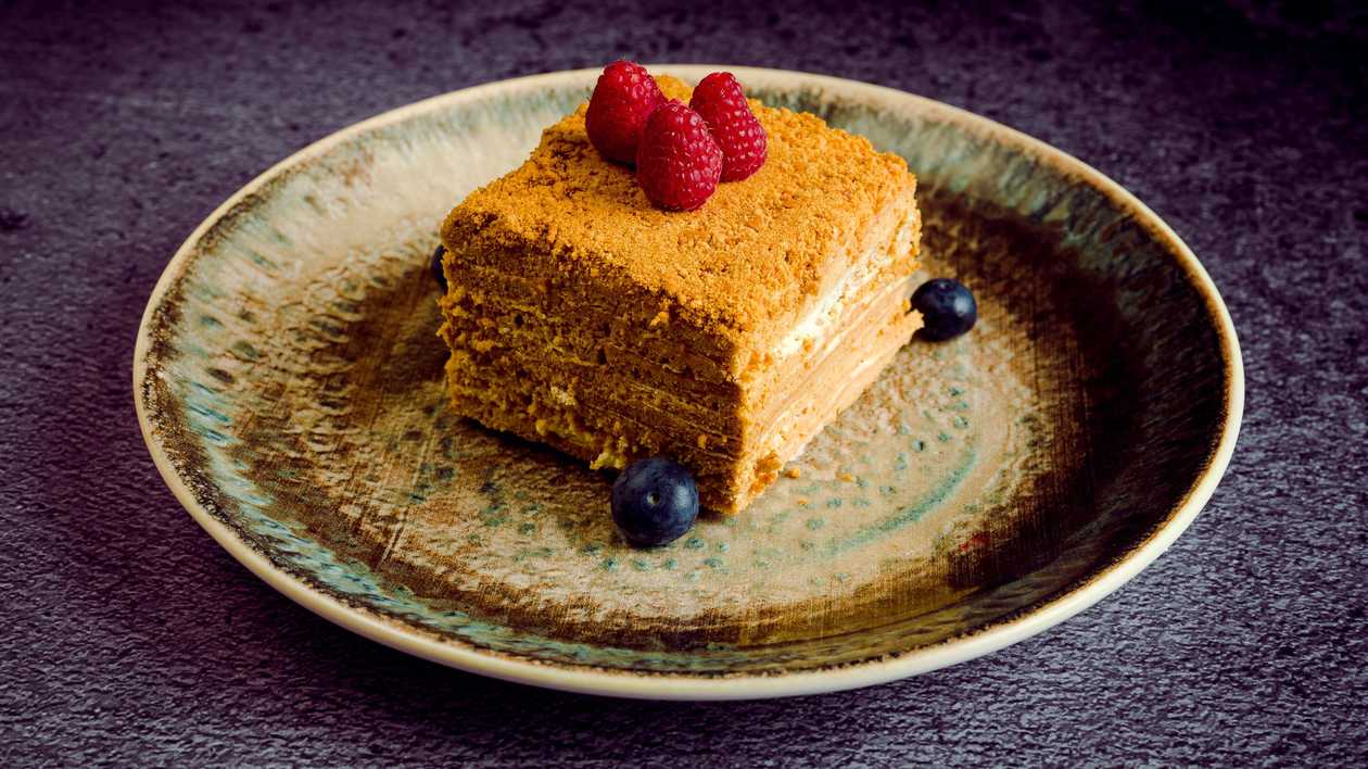 Honey cake with bee honey