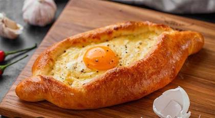 Хачапурі по-аджарськи