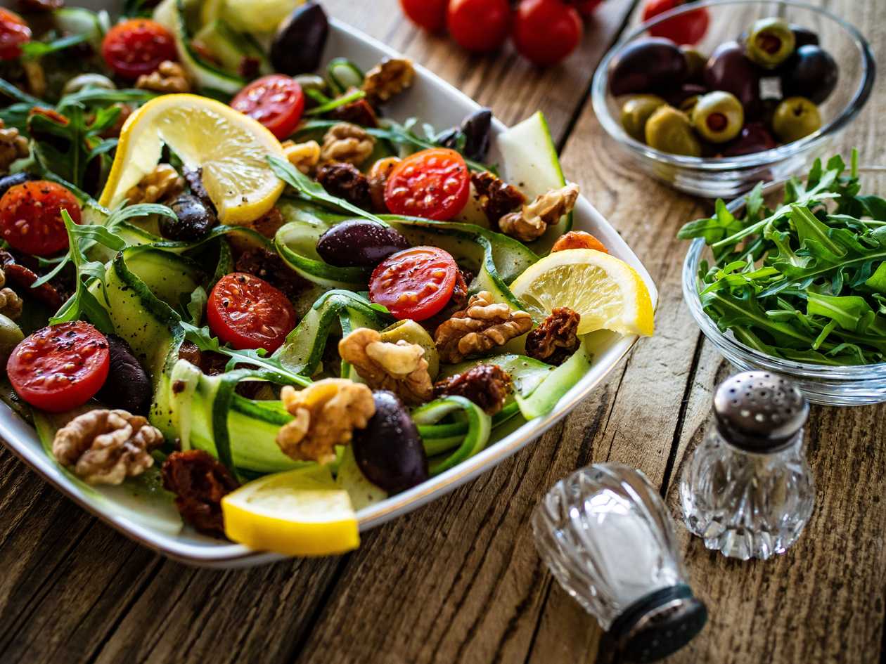 Garden Salad with Apples