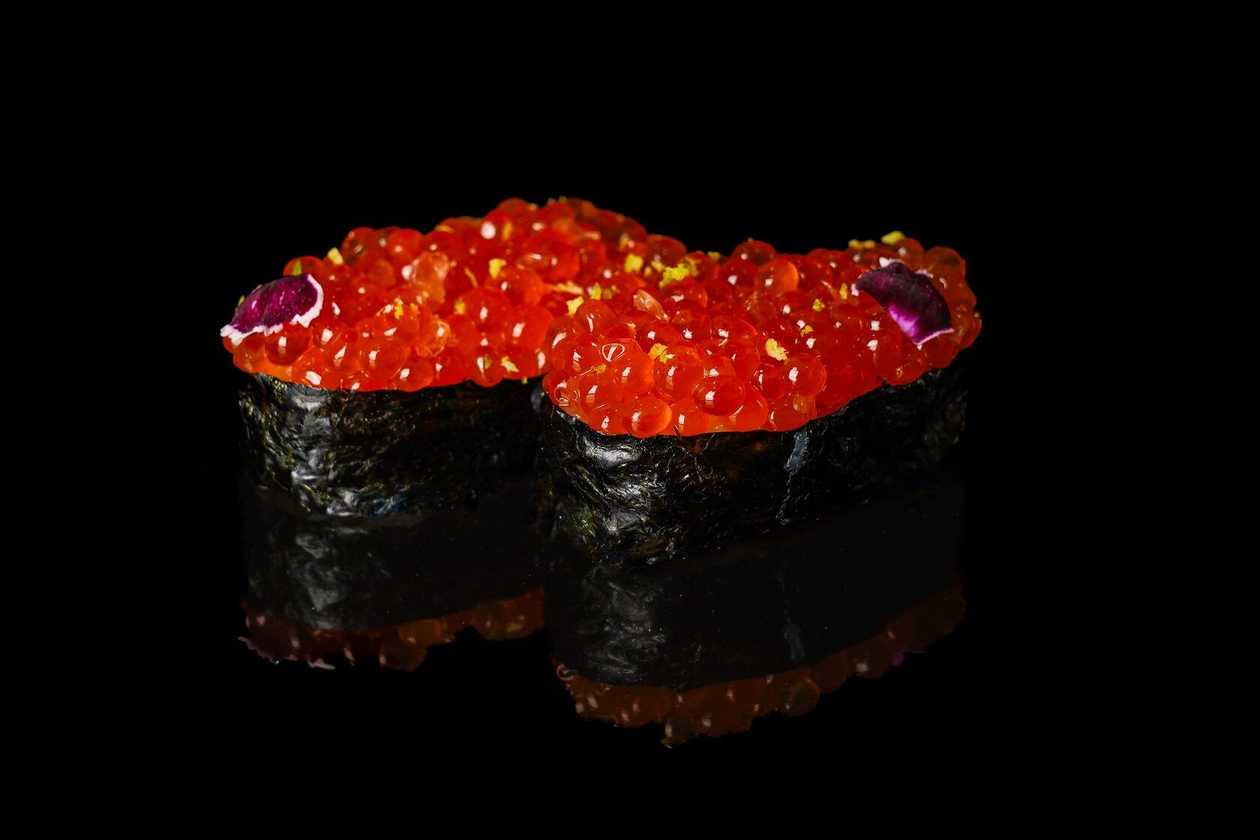 Gunkan with red caviar