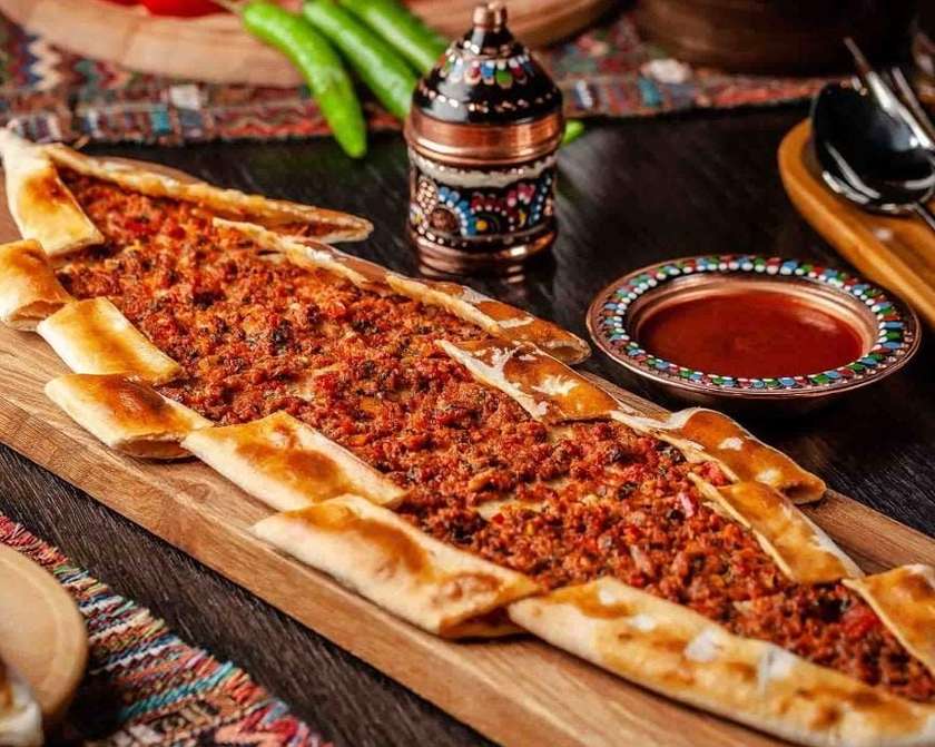 Qıymalı pide