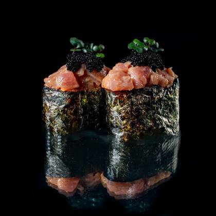 Gunkan with tuna