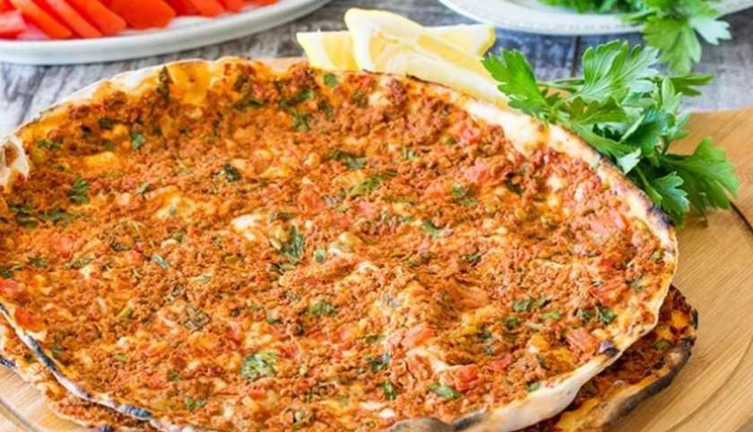 Sadə lahmacun