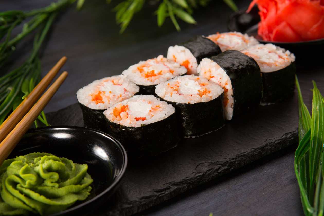 Sushi set 12 ks + Kofola (0,5l)
