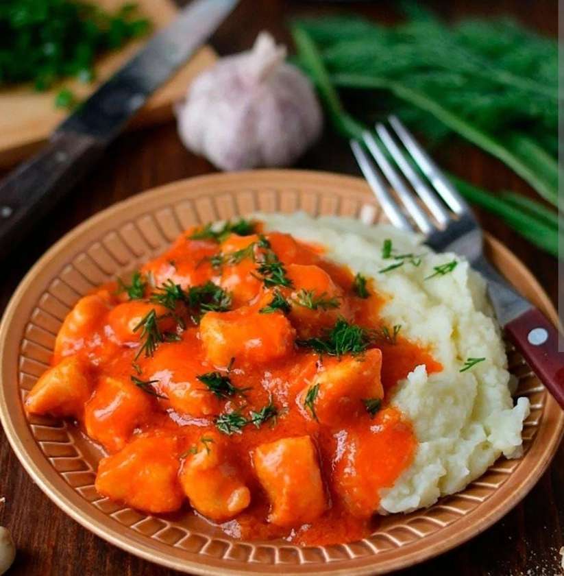 Toyuq yemeyi qarnirlə( seçimlə)