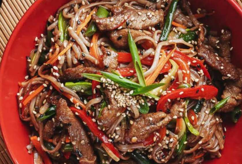 Udon Əriştəsi Dana Əti ilə