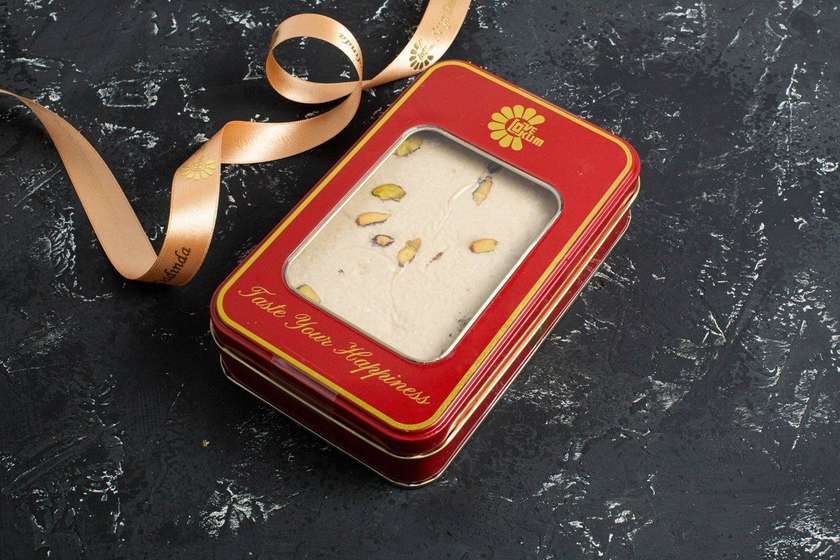 Antep Fıstıqlı Tahin Halva / Tahini Halva with Pistachio