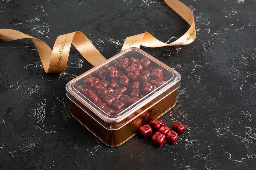 Moruqlu Kub Draje 150 qr / Cube Dragee with Raspberry 150 gr