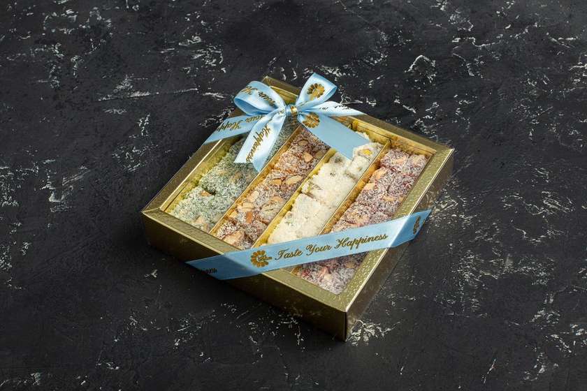 Miks Çərəzli Lokum Gold Qutu 430 qr / Traditional Delight Gold Box with Mixed C