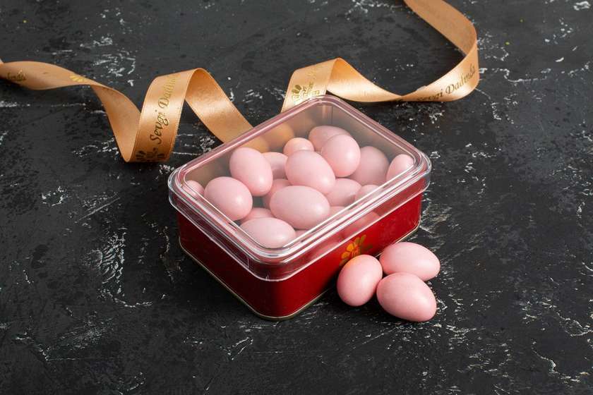 Südlü Şokoladlı Badamlı Çəhrayı Draje 160 qr / Pink Dragee with Milk