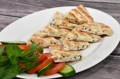 Arayes with Cheese