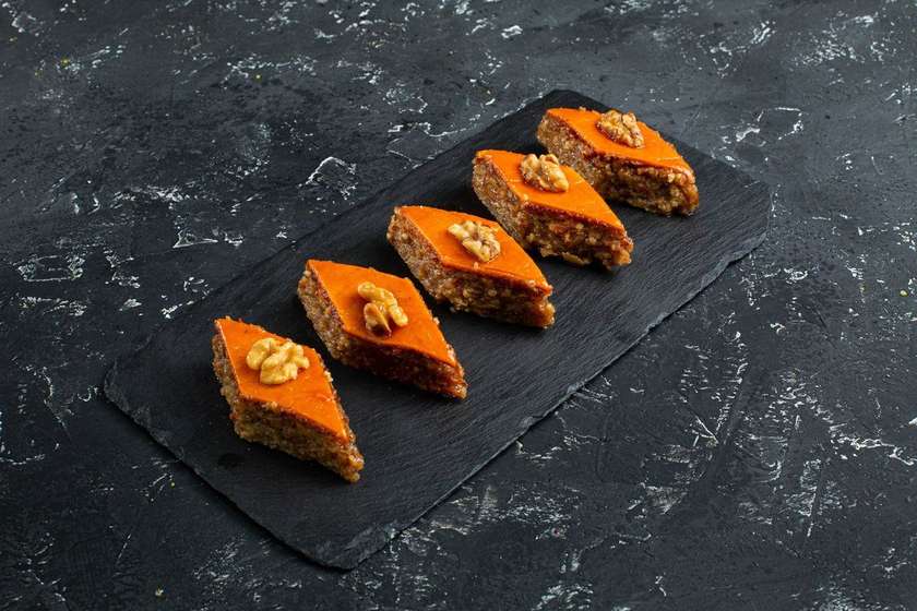 Milli Qozlu Paxlava / National Baklava with Walnut
