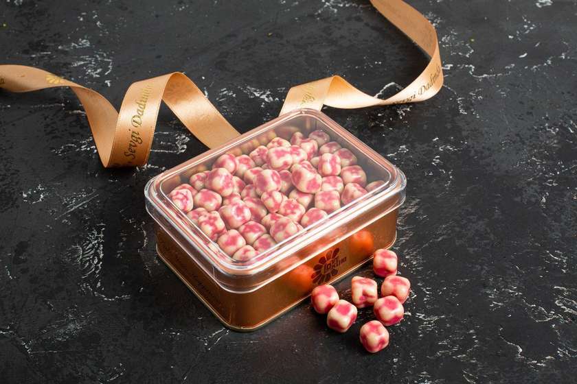Çiyələkli Kub Draje 150 qr / Cube Dragee with Strawberry 150 gr