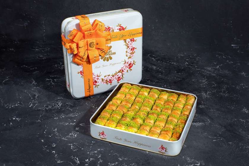 Dolma Fıstıqlı Paxlava / Stuffed Baklava with Pistachio