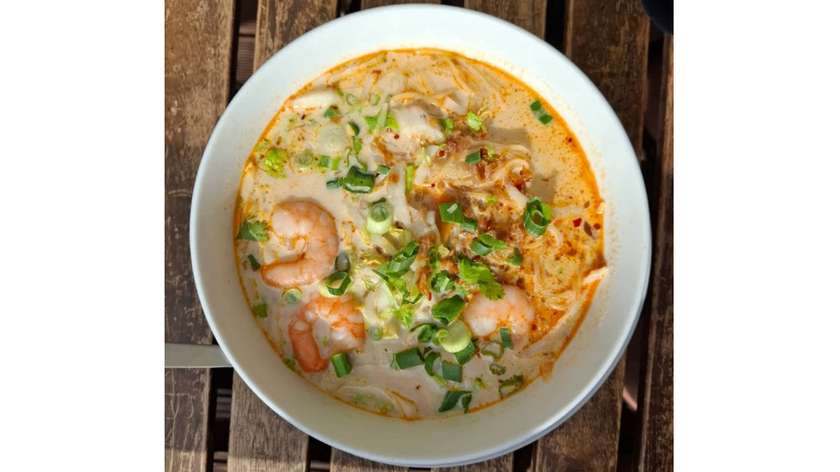 Ramen tajski z tofu