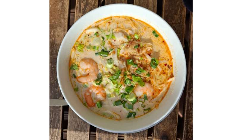 Ramen tajski z kurczakiem