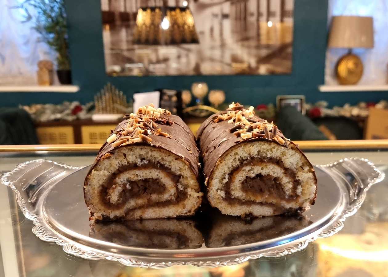 Apple roll with chocolate, 1 piece