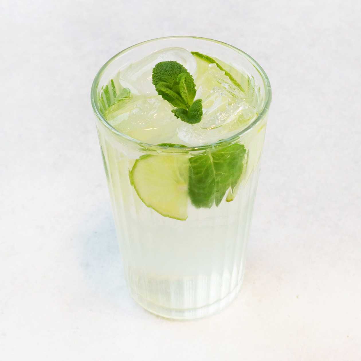 Domácí limetková limonáda TA