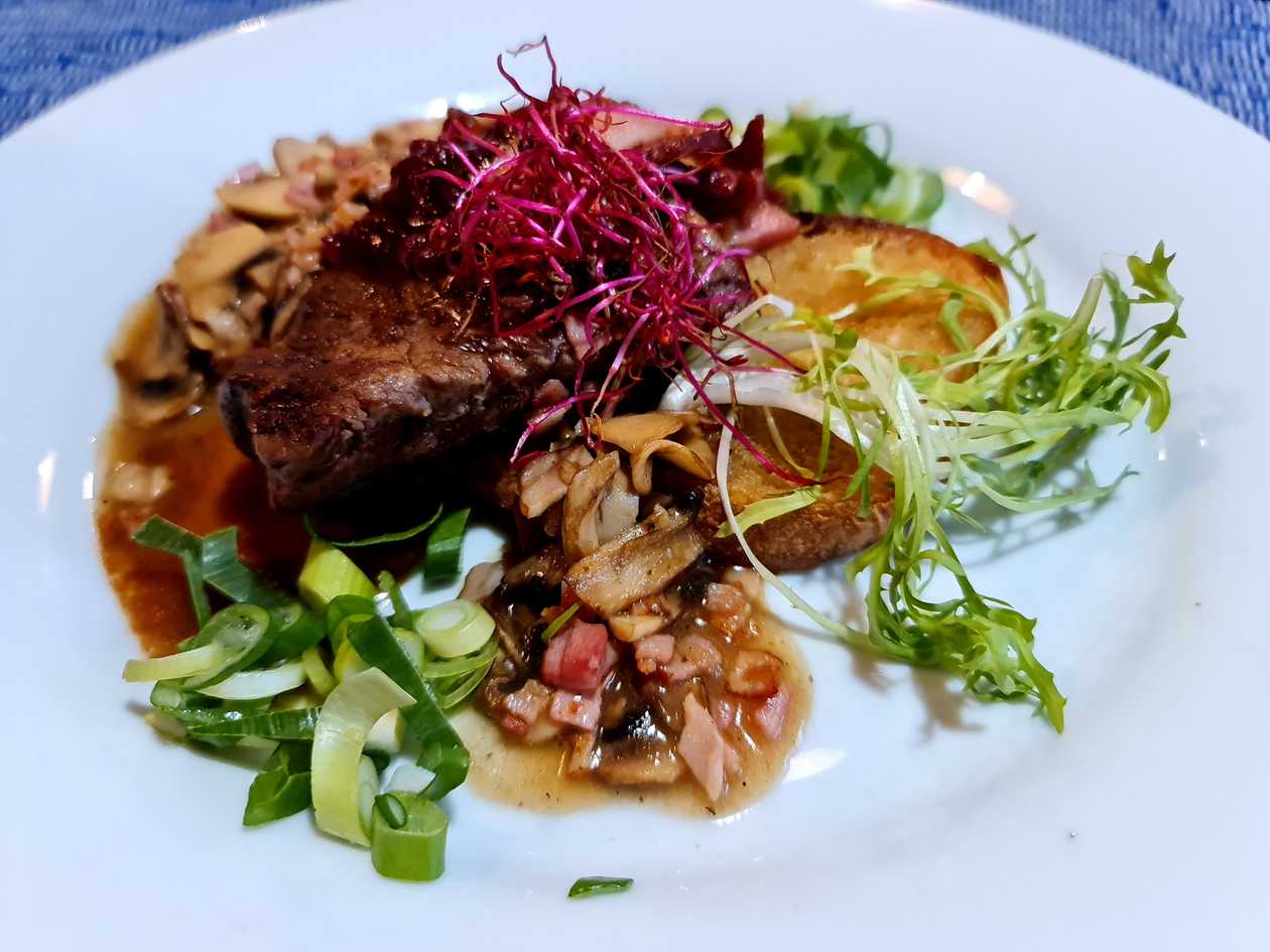 300/200 G POĽOVNÍCKY STEAK