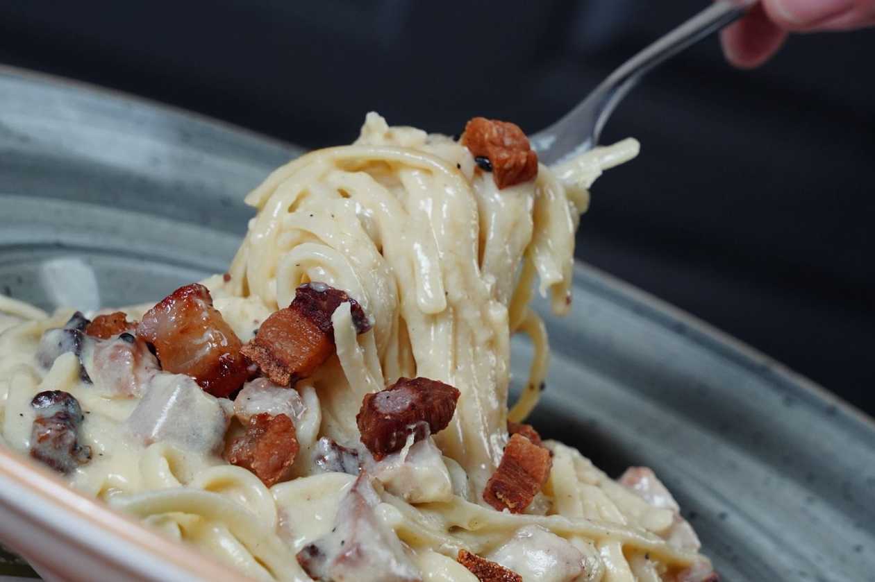 Linguine Carbonara - The Italian Way