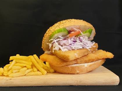 Kuřecí řízek + smažená niva v hamburgerové housce sypané sezamem