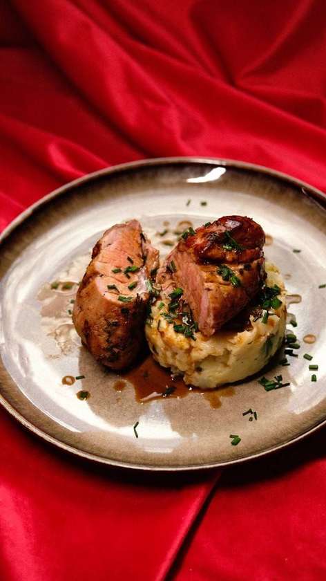 Pork Tenderloin with Bechamel Potatoes