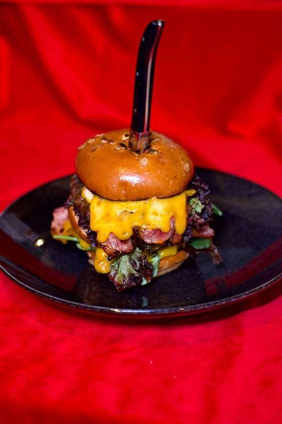 Deluxe Double Bacon Cheeseburger
