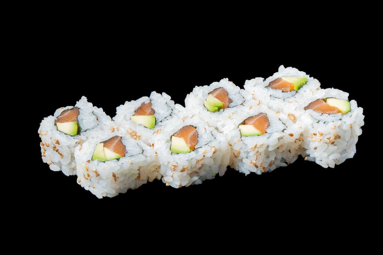0022 Salmon Avocado Classic Roll