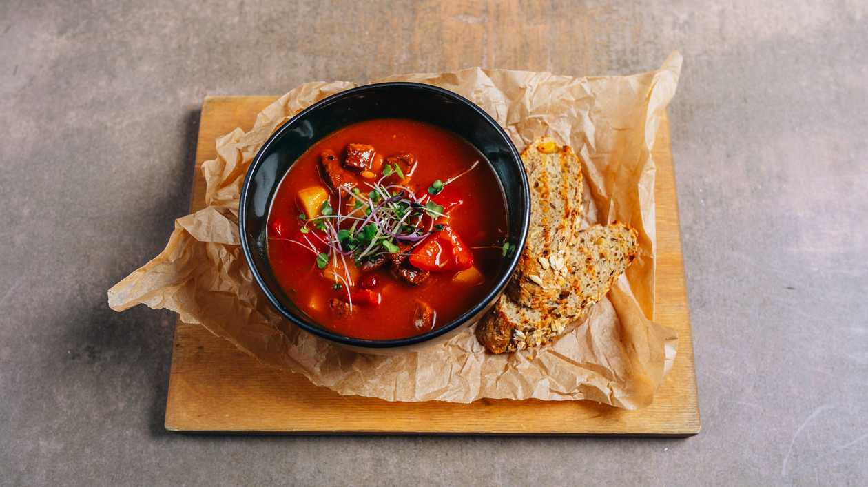 Taizeļa meat soup