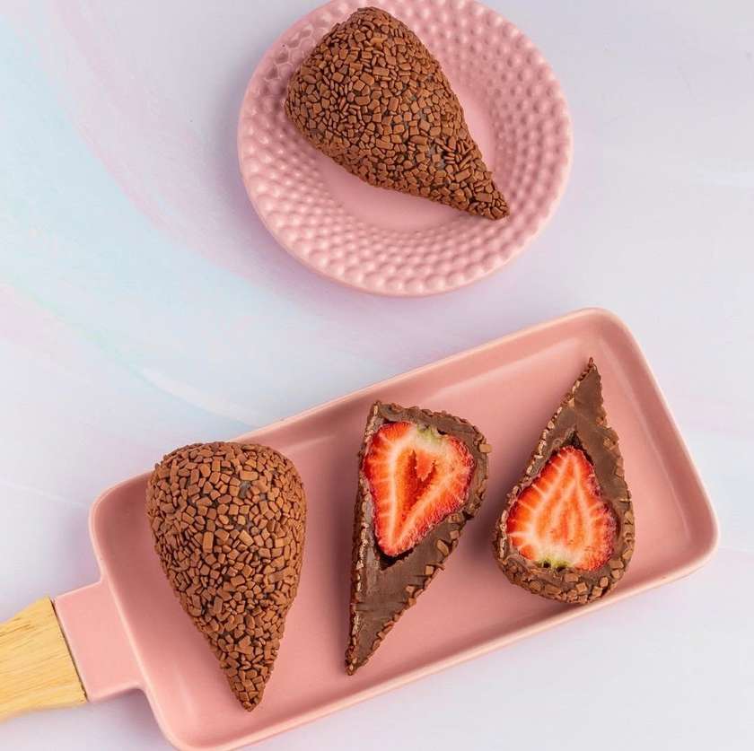 Strawberry Coxinha