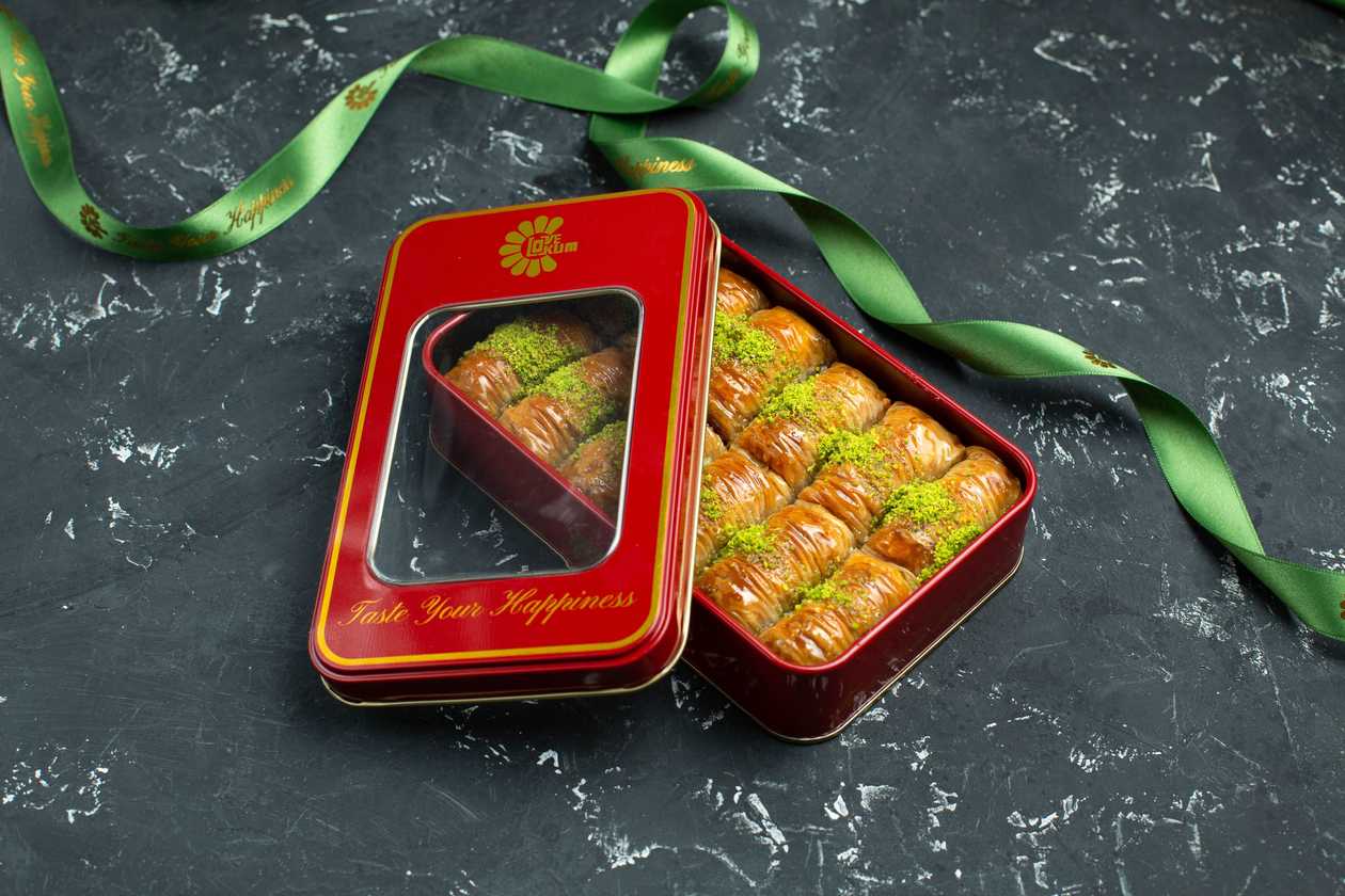 Baklava with Walnuts in a Metal Box - 410g