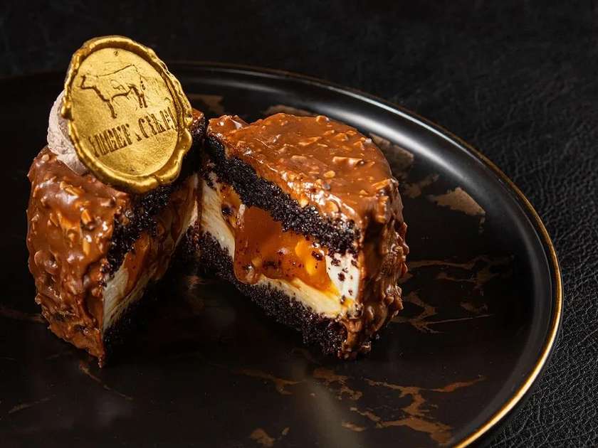 Snickers Cake