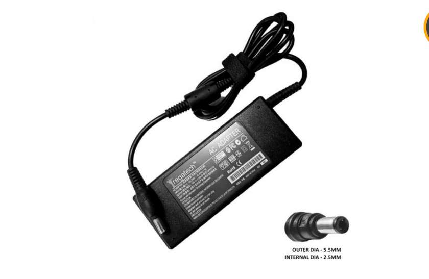 Toshiba 19v 3,95a 5.5x2.5mm (Adapter)